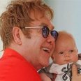 Элтон Джон ожидает второго ребенка от суррогатной матери